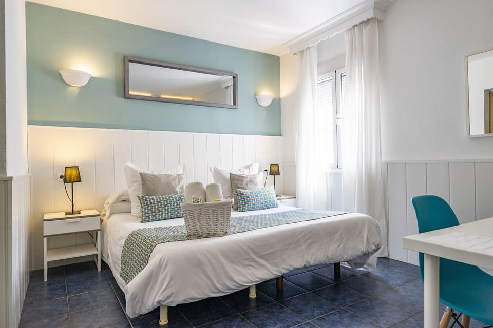 Superior Double Room | Desk, soundproofing, iron/ironing board, cribs/infant beds