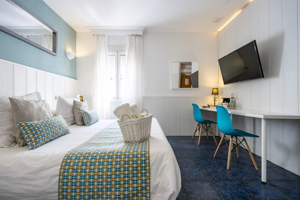 Superior Double Room | Desk, soundproofing, iron/ironing board, cribs/infant beds