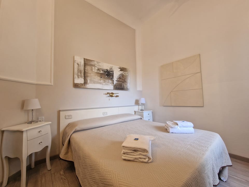 Single Room | Interior entrance