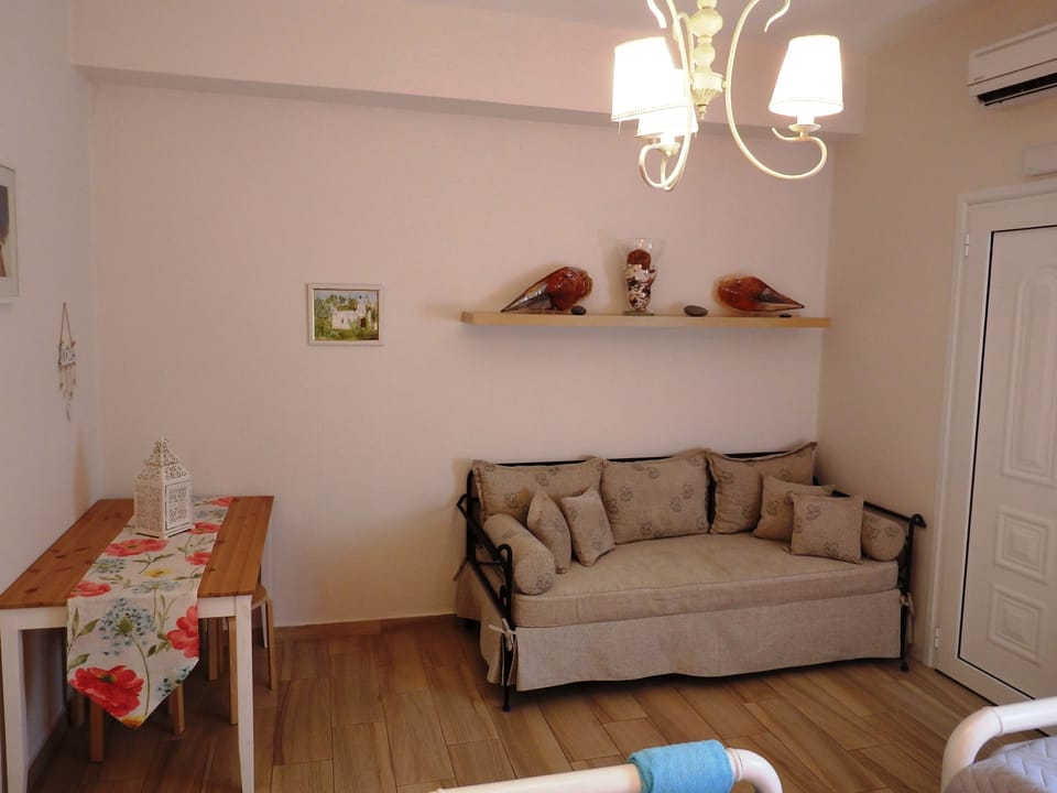 Living area | Flat-screen TV