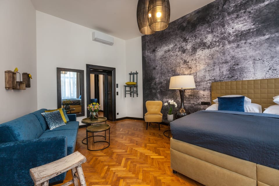 In-room safe, blackout drapes, free WiFi, bed sheets