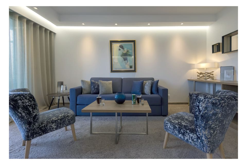 Minibar, in-room safe, desk, blackout drapes