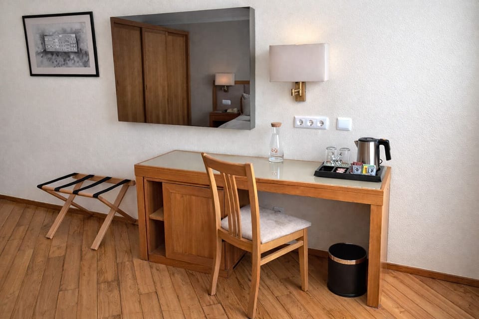 Minibar, in-room safe, desk, soundproofing