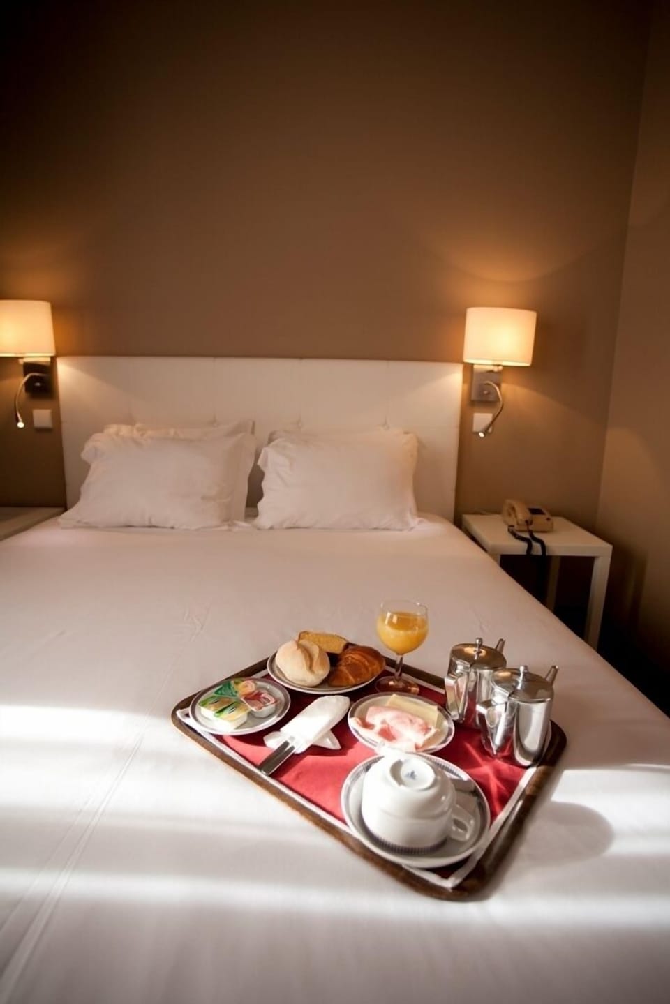 Standard Double Room | In-room safe, desk, soundproofing, free WiFi