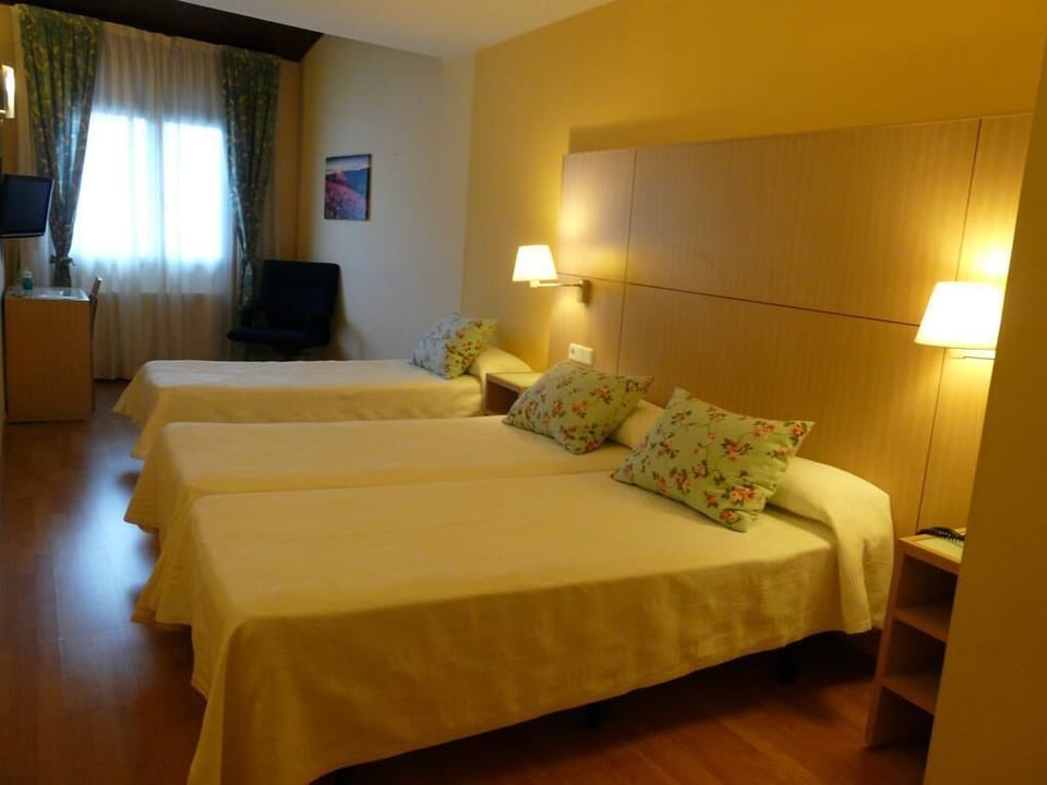 Desk, rollaway beds, free WiFi, wheelchair access