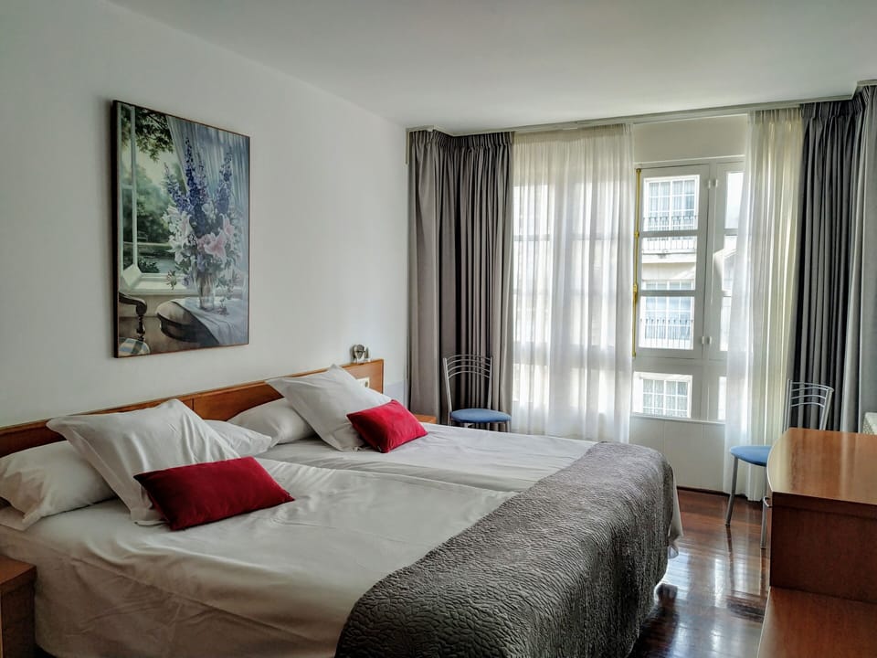 Superior Double Room | Desk, laptop workspace, blackout drapes, free WiFi