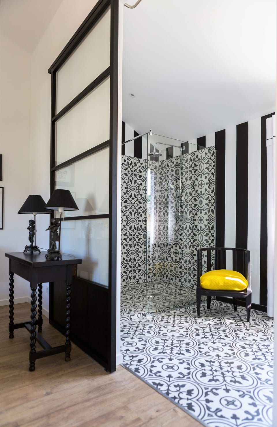 Superior Double Room, Ensuite, Garden View | Bathroom | Shower, free toiletries, hair dryer, towels