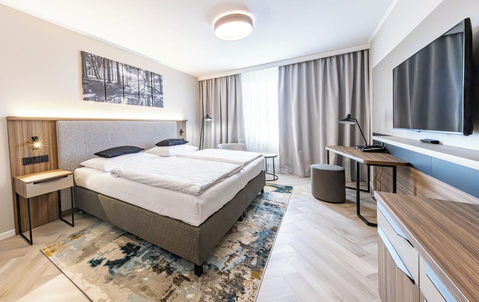 Comfort Double Room | In-room safe, desk, blackout drapes, soundproofing