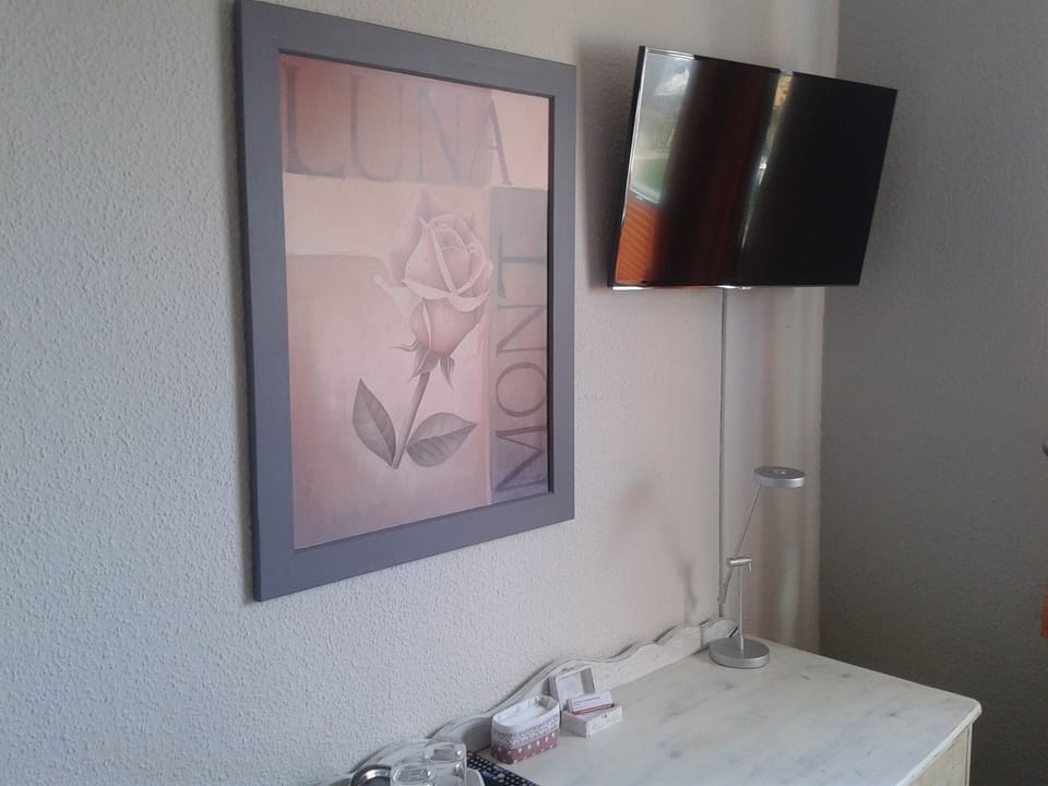 Room (small double room) | Room amenity