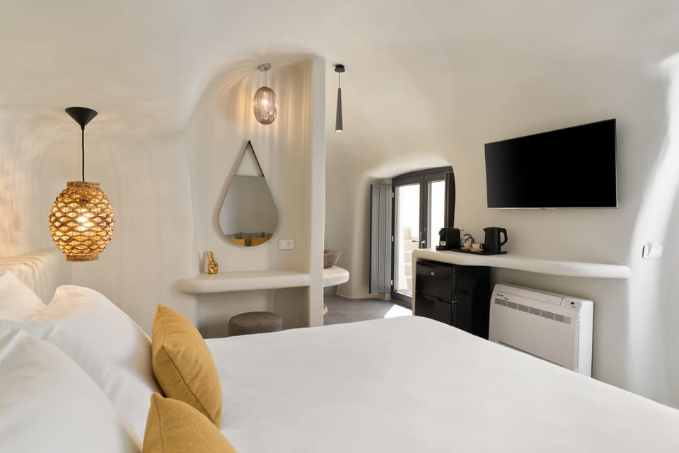 Junior Suite with Indoor Jetted Tub | 1 bedroom, premium bedding, in-room safe, individually decorated
