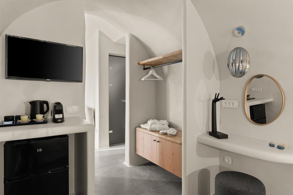 Shower, free toiletries, hair dryer, bathrobes