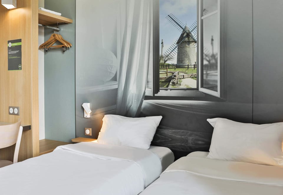 Twin Room, Non Smoking | Premium bedding, desk, soundproofing, free cribs/infant beds