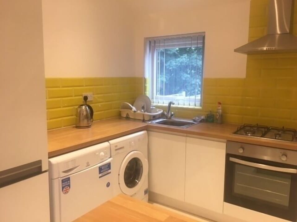 Traditional House, Ensuite, City View (Book Whole House ) | Shared kitchen