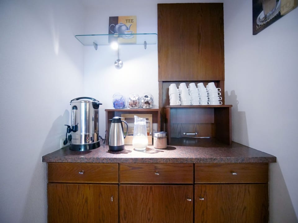 Daily buffet breakfast (EUR 11.5 per person)