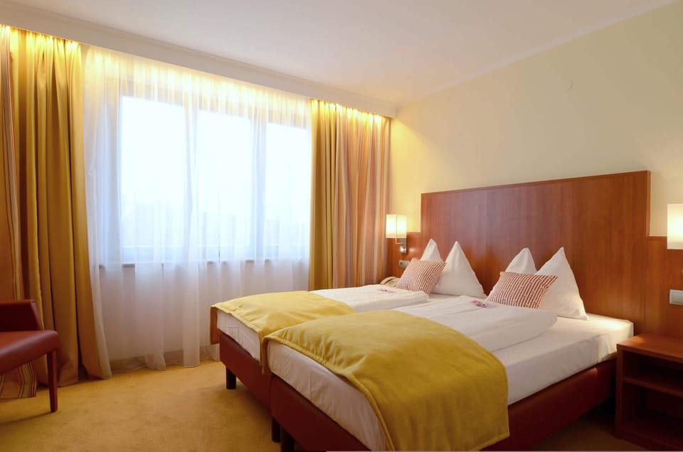 1 bedroom, in-room safe, desk, iron/ironing board (on request)