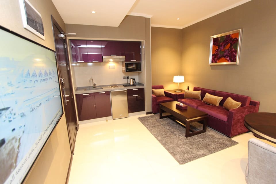 Executive Suite, 2 Bedrooms | Minibar, in-room safe, blackout drapes, soundproofing