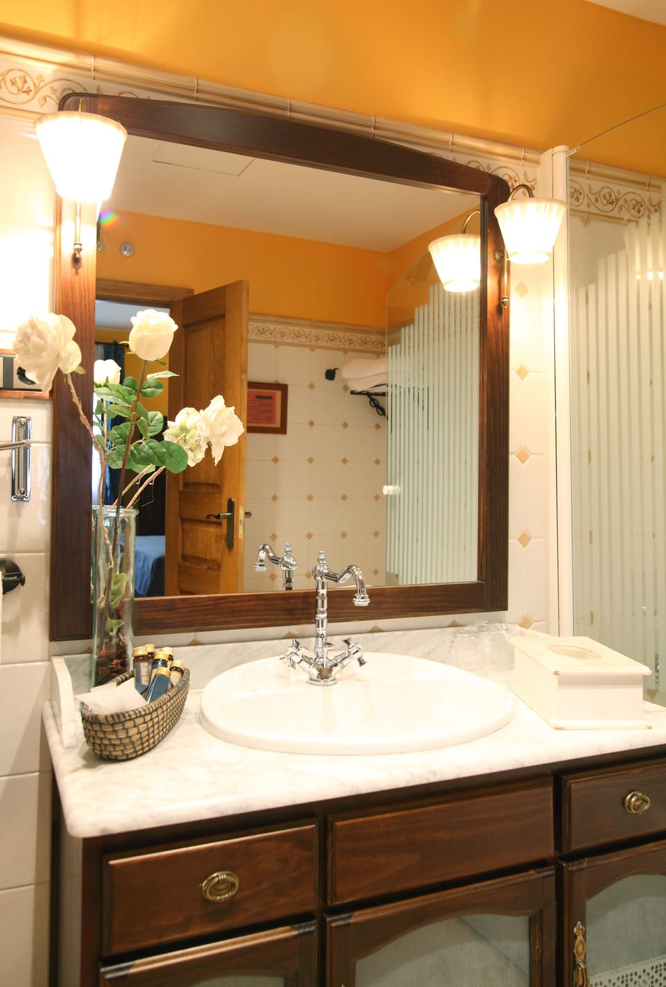 Bathroom sink