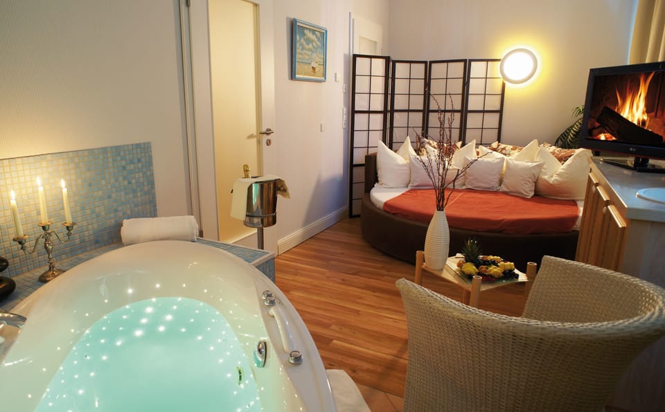 Couples treatment rooms, sauna, steam room, Turkish bath