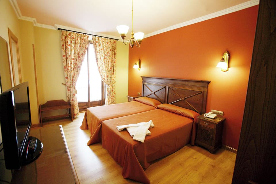 Basic Double or Twin Room | 1 bedroom, premium bedding, Select Comfort beds, minibar
