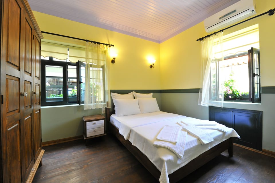 Standard Double Room, 1 Double Bed | In-room safe, blackout drapes, free WiFi, bed sheets