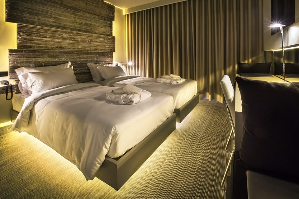 Premium bedding, minibar, in-room safe, desk