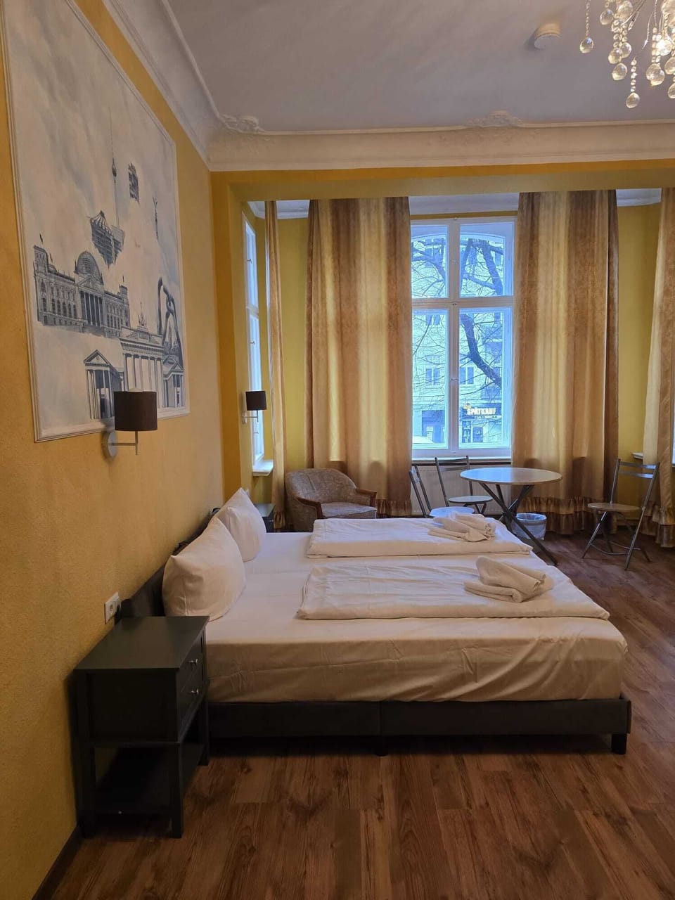 Triple Room | Iron/ironing board, free cribs/infant beds, free WiFi, bed sheets