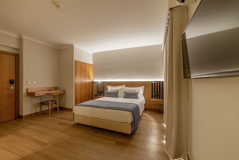 Superior Double Room, Multiple Beds, Non Smoking | Desk, laptop workspace, soundproofing, free WiFi