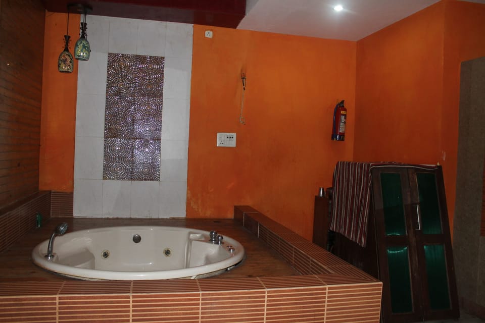 Steam room, deep-tissue massages, Thai massages, Ayurvedic treatments