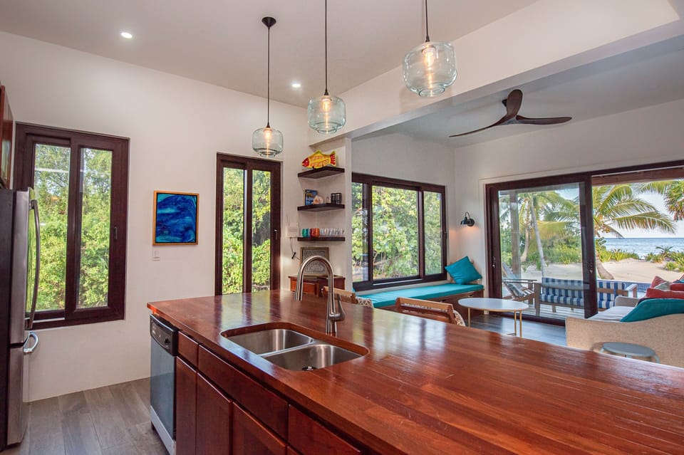 Kitchen Island and Bar with spectacular views of the sea!