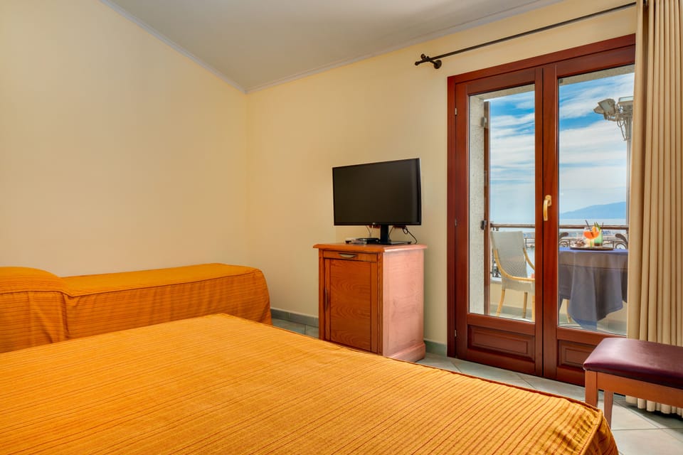 Panoramic Triple Room | View from room