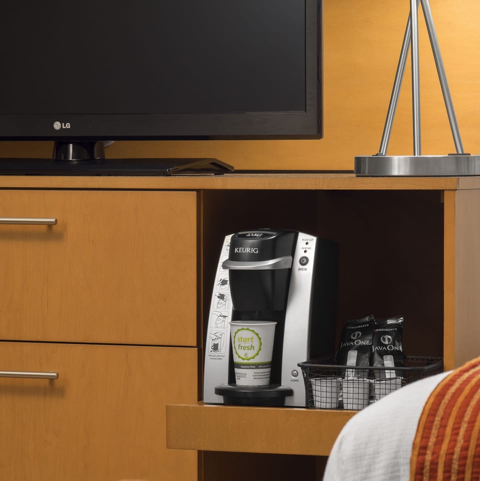 1 bedroom, premium bedding, pillowtop beds, in-room safe