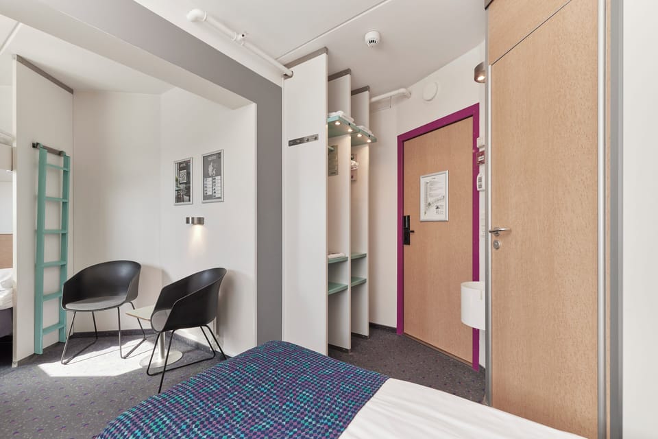 Family Quadruple Room | Hypo-allergenic bedding, desk, blackout drapes, soundproofing