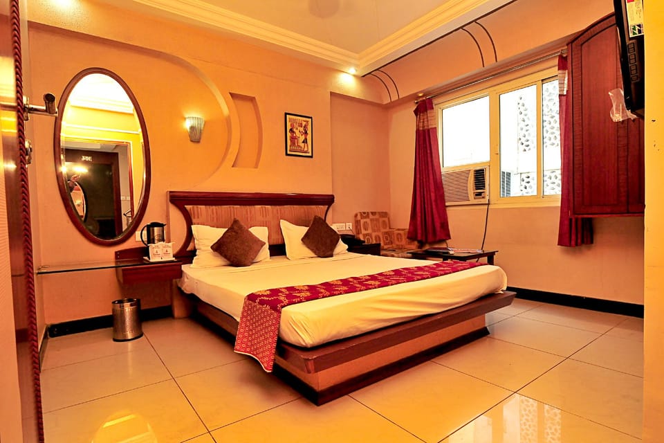 Deluxe Room | Desk, iron/ironing board (on request)