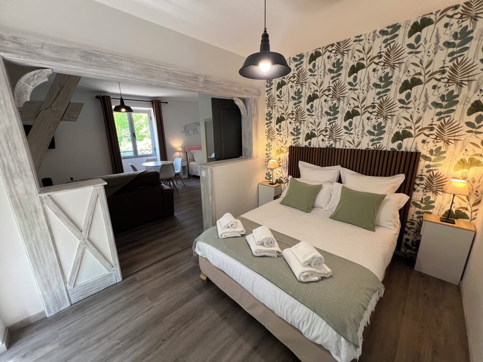 Quadruple Room | Bathroom | Rainfall showerhead, hair dryer (on request), towels