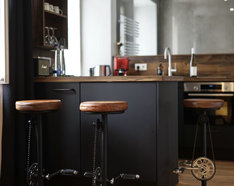 Deluxe Studio | Private kitchen | Shared fridge, microwave