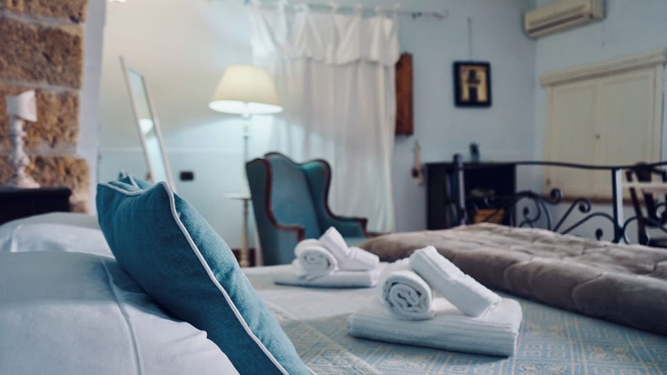 Double Room | Desk, laptop workspace, blackout drapes, iron/ironing board