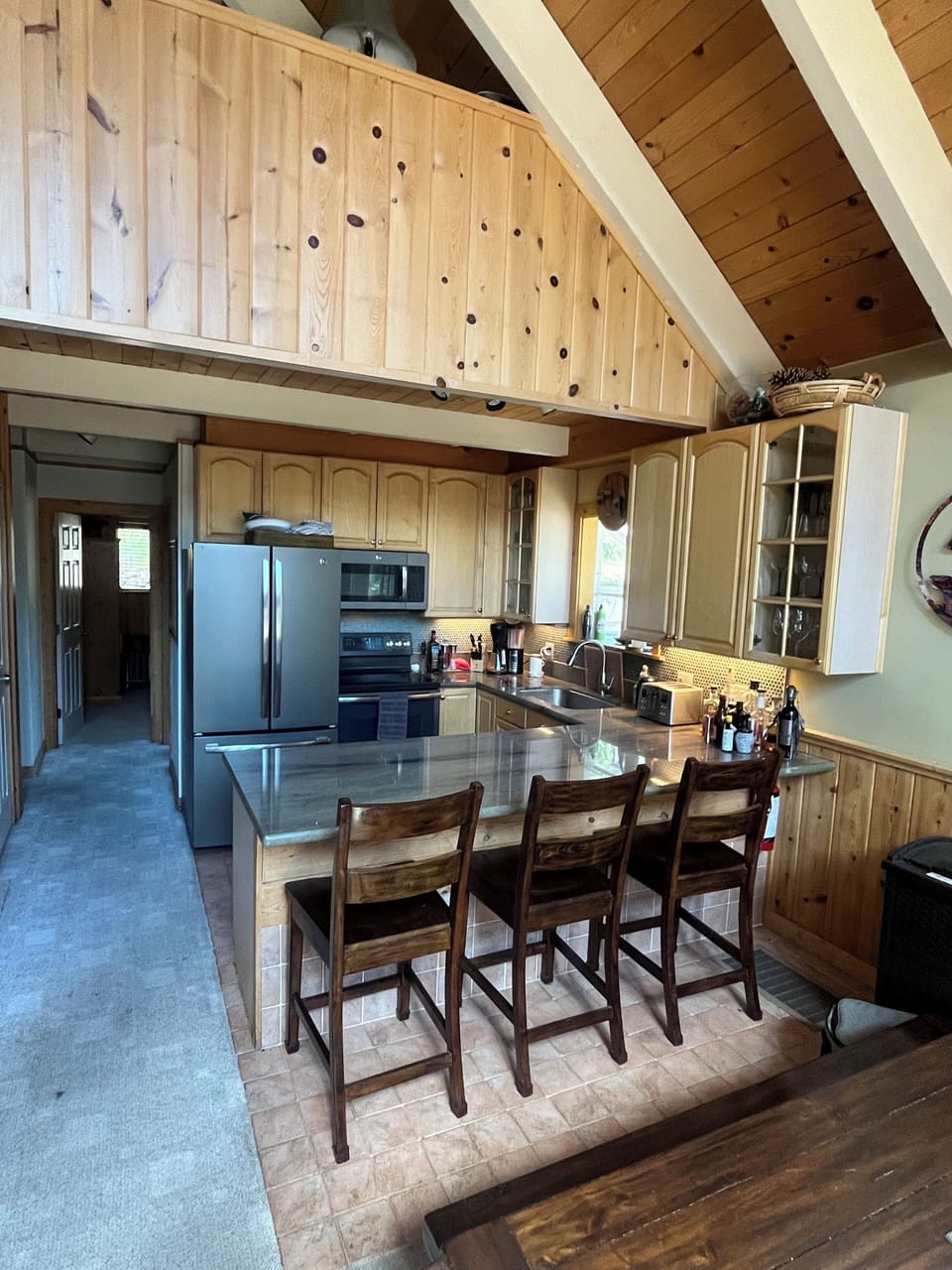 Kitchen and dining on granite peninsula