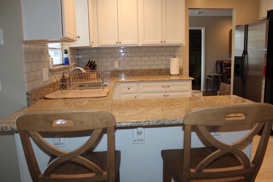Kitchen Breakfast Bar