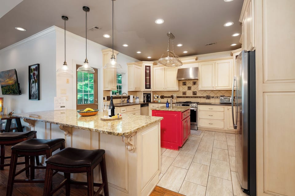 Moonlight Retreat - Kitchen