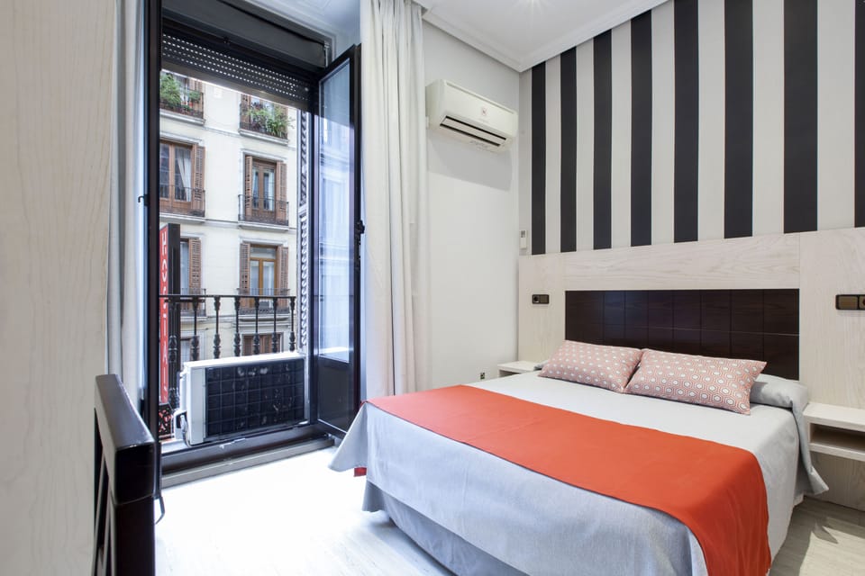 Double Room | Egyptian cotton sheets, hypo-allergenic bedding, down comforters