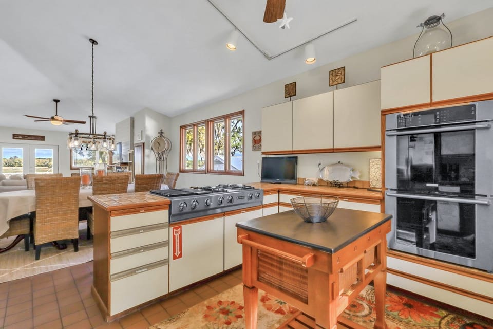 View from kitchen to family room