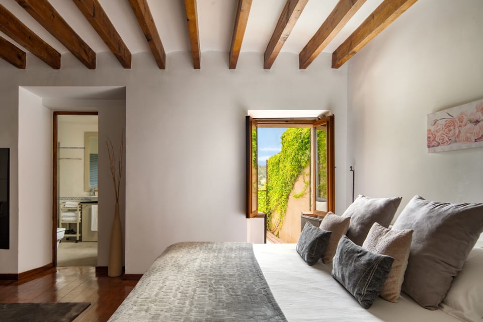 Double Room, 1 King Bed, Terrace | 1 bedroom, premium bedding, down comforters, minibar