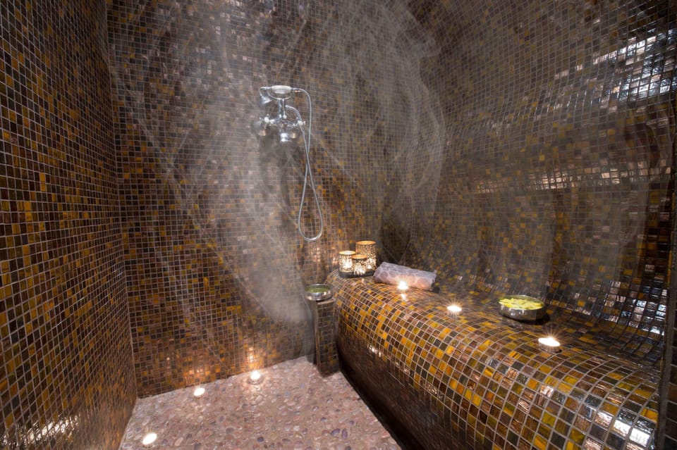 Couples treatment rooms, steam room, Turkish bath, body treatments