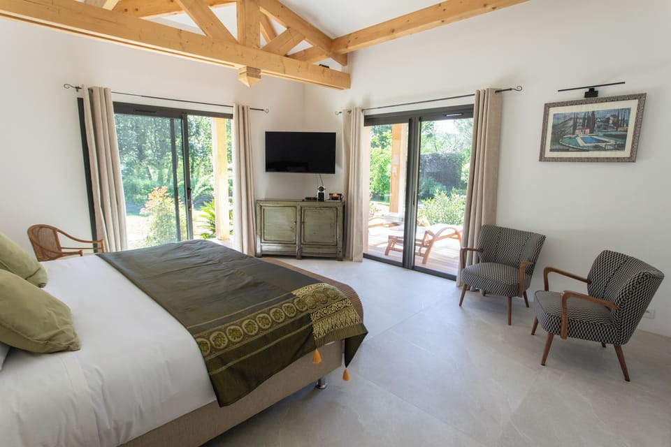 Select Comfort beds, minibar, in-room safe, individually furnished