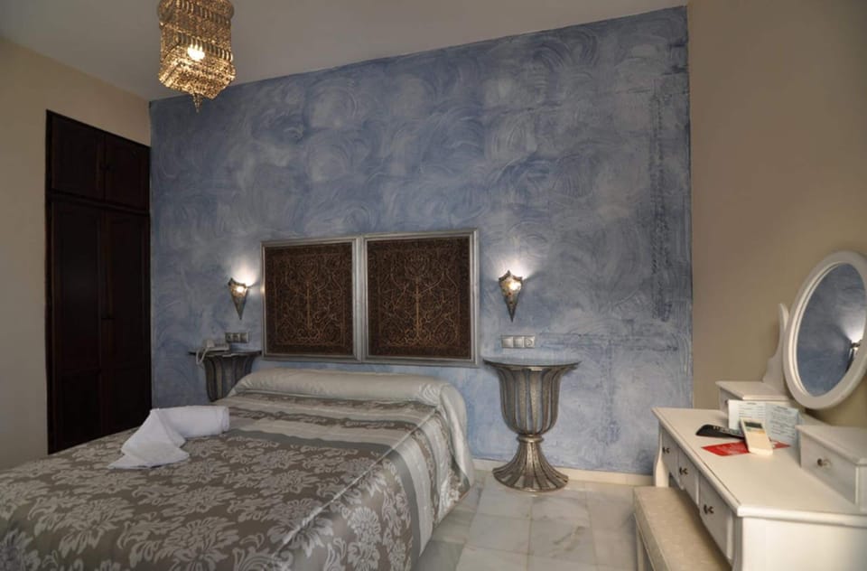 Double Room | In-room safe, free WiFi, bed sheets