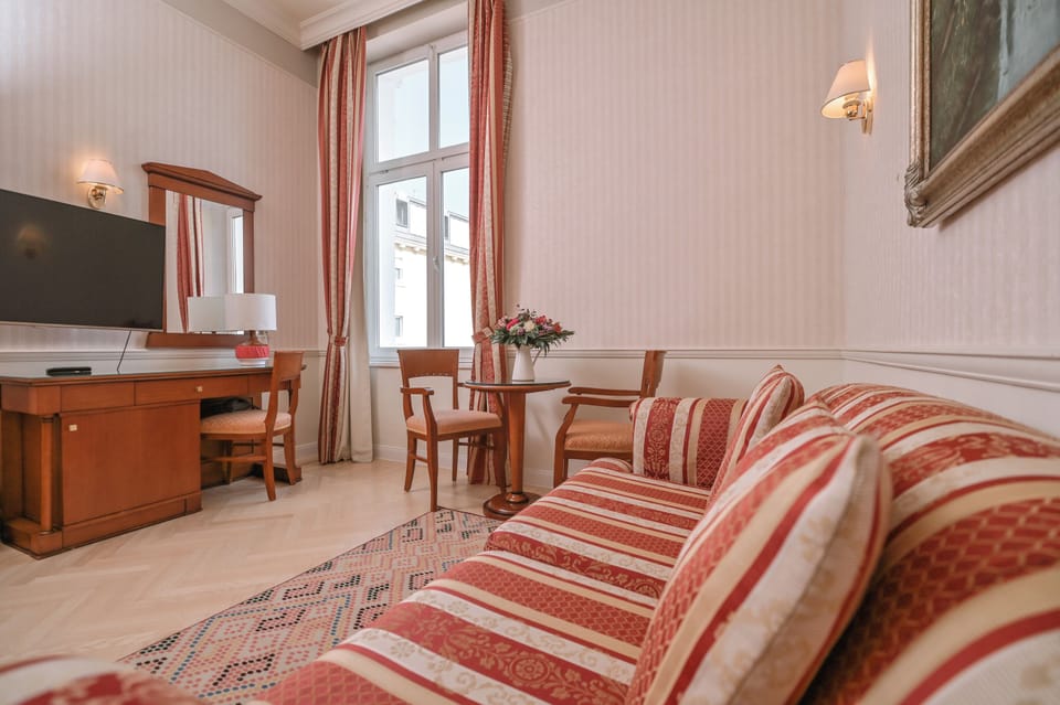 In-room safe, blackout drapes, cribs (surcharge), WiFi (free)