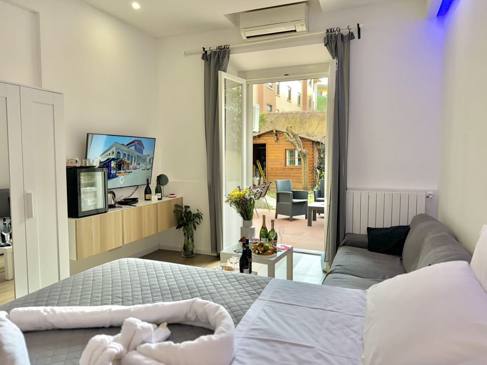 Junior Suite, 1 Bedroom | 1 bedroom, Egyptian cotton sheets, premium bedding, down comforters