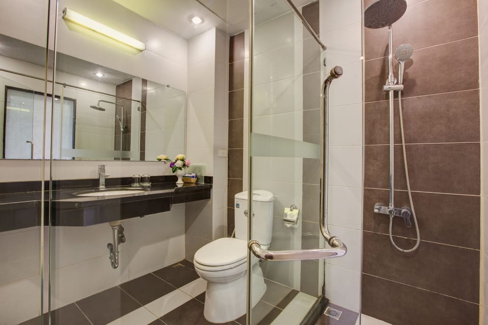 Shower, free toiletries, hair dryer, bathrobes
