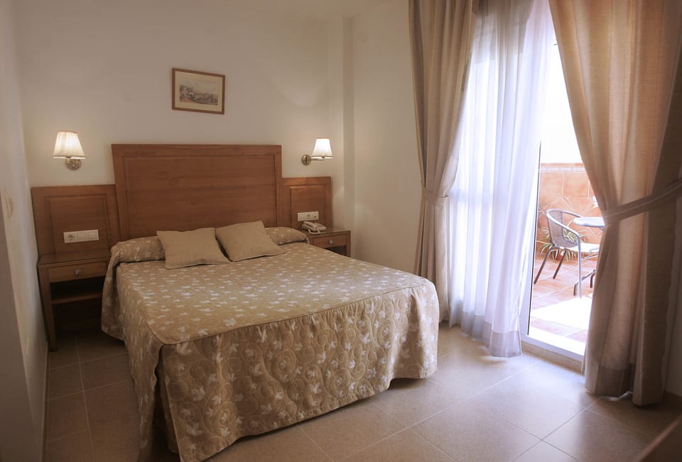 Double or Twin Room, Terrace | Desk, blackout drapes, iron/ironing board, rollaway beds