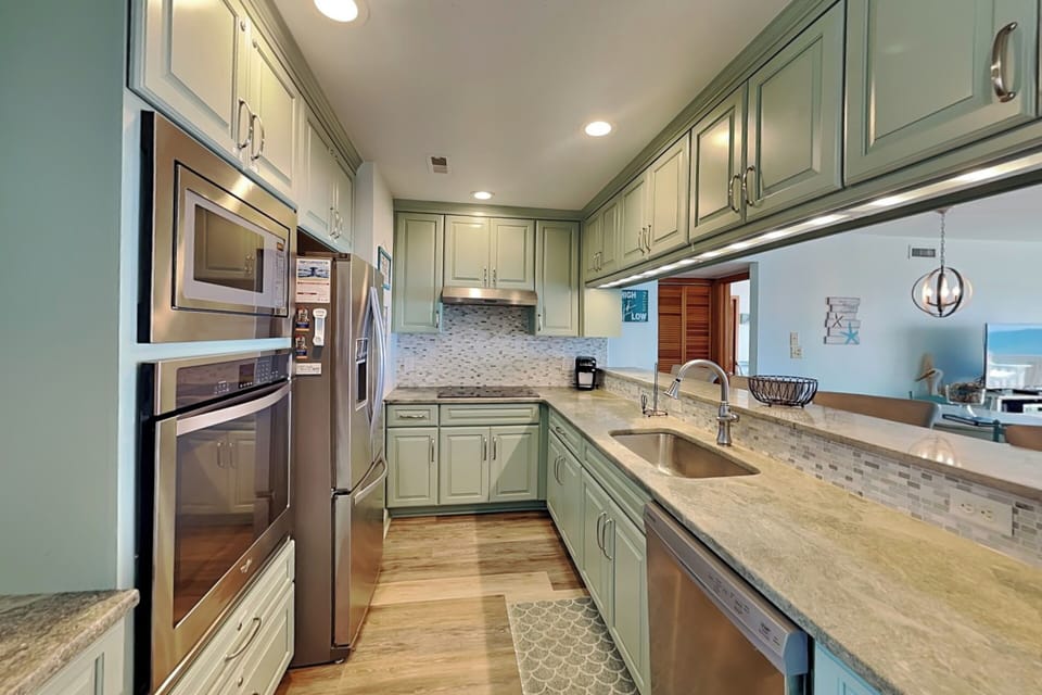 Fully Equipped Kitchen with Stainless Steel Appliances